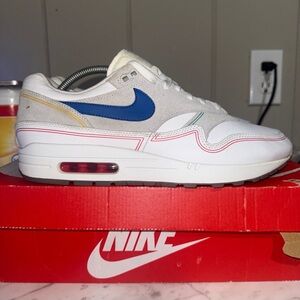 Nike Air Max 1 centre pompidue by day